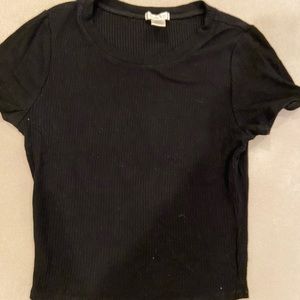 Black short sleeve crop top